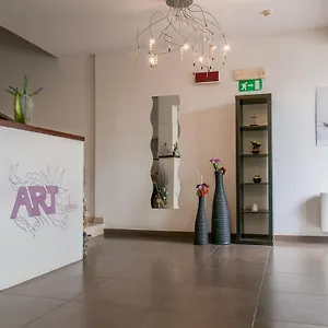Art Apartahotel